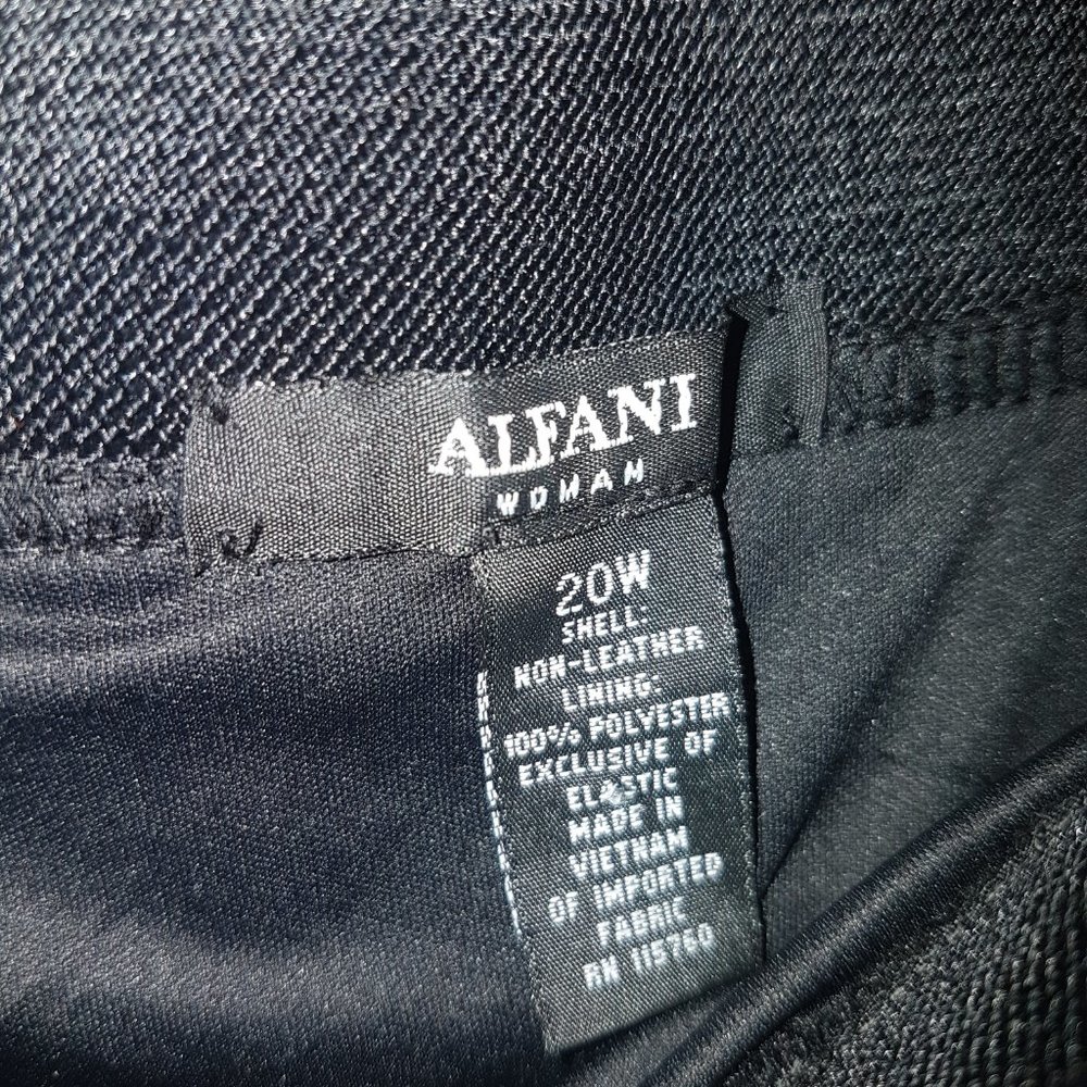 Alfani Woman pleated faux leather plus size skirt - Picture 2 of 3
